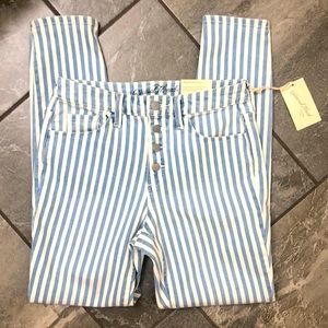 Universal Thread blue and white striped jeans size 4